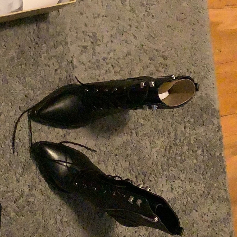 Michael kors Kyle lace up bootie never worn